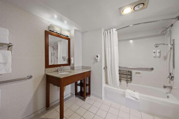 Comfort Inn By The Bay image 13